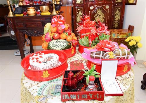 gói 4 quả 1 khay rượu