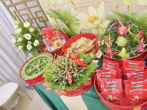 6 Qủa 1 khay ruou